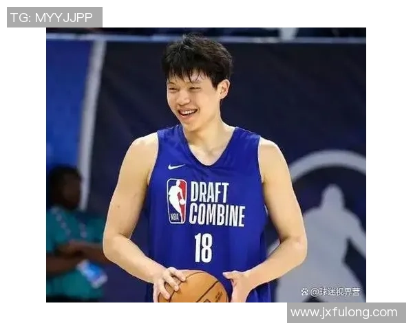 杨瀚森变胖了？翻译刘禹铖透露体脂没变：教练说保持这样就行